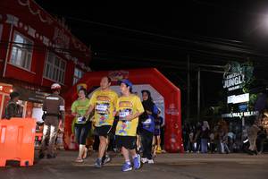 BIB: 4242, 991, 2013
                            <button type="button" onclick="openModal(26227665)" class="btn btn-primary btn-sm float-right btn-popup" data-toggle="modal" data-target=".modal-high-quality">
                        <i class="fas fa-shopping-cart"></i> Add to Cart
                    </button>
                                            <button type="button" onclick="isThisMe(26227665, true)" class="btn btn-success btn-sm float-right btn-popup btn-isme hidden" data-toggle="tooltip" data-placement="bottom" title="นี่คือรูปของคุณใช่ไหม คลิกที่นี่เพื่อเอาเข้าอัลบั้ม">
                        <i class="fas fa-plus"></i> Add to album
                    </button>
                    <button type="button" onclick="isThisMe(26227665, false)" class="btn btn-warning btn-sm float-right btn-popup btn-isnotme hidden">
                        <i class="fas fa-ban"></i> Remove from album
                    </button>